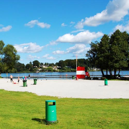 Badning ved Danmarks hyggeligste sø Furesøen |